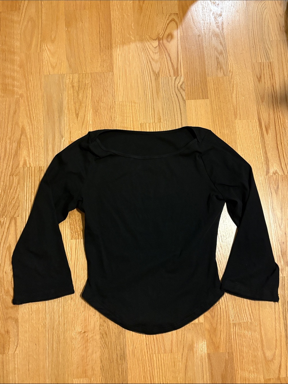 Women's Black Long Sleeve Scoop Neck Top